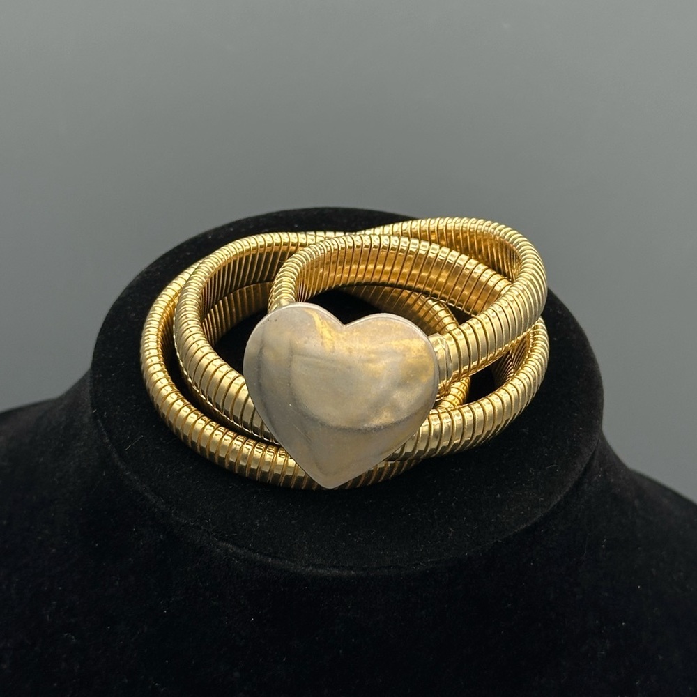 VTG Gold Tone Skinny Stretch Chain Belt Heart Buckle *Slight Bend in belt* 28”